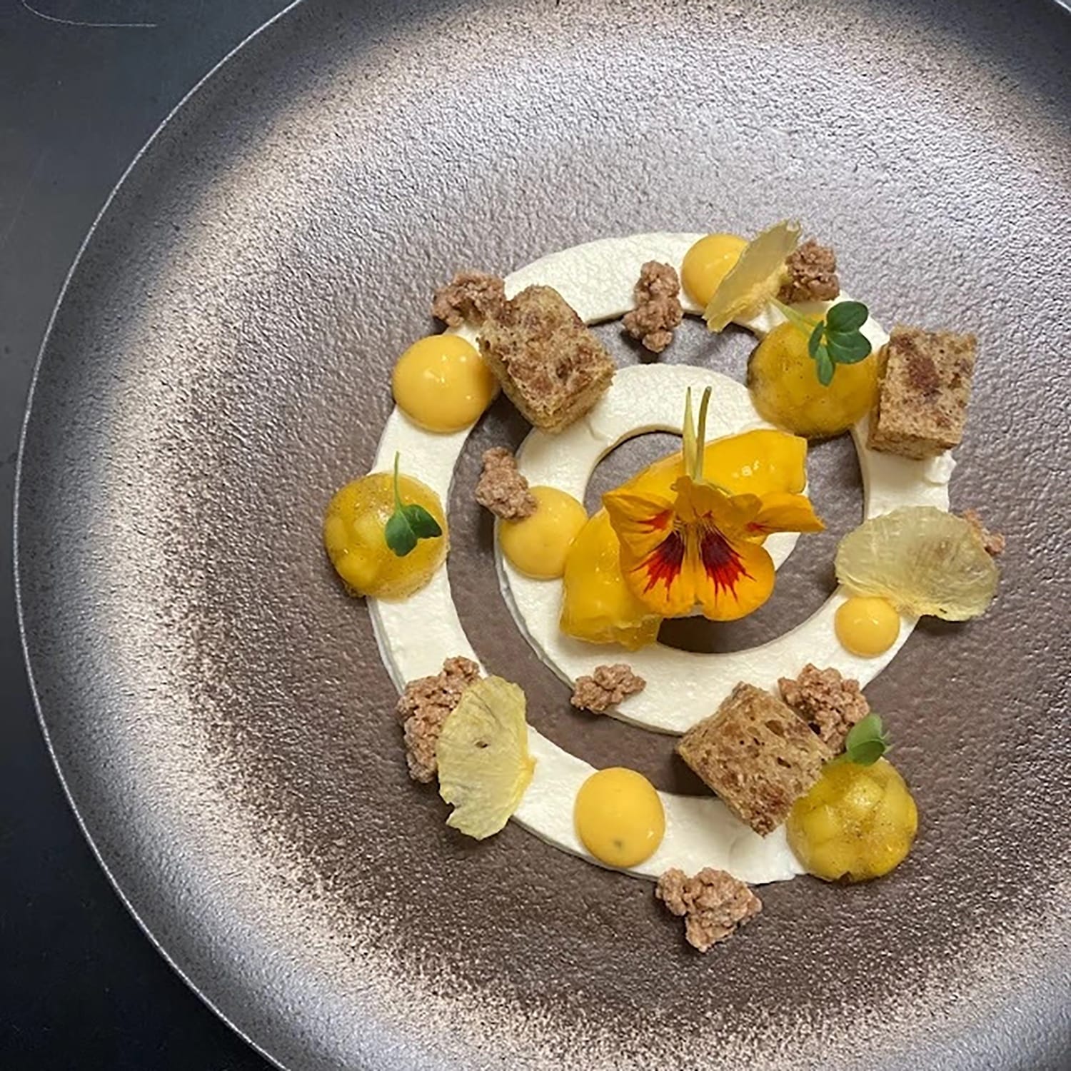 Luxury plate Cannes